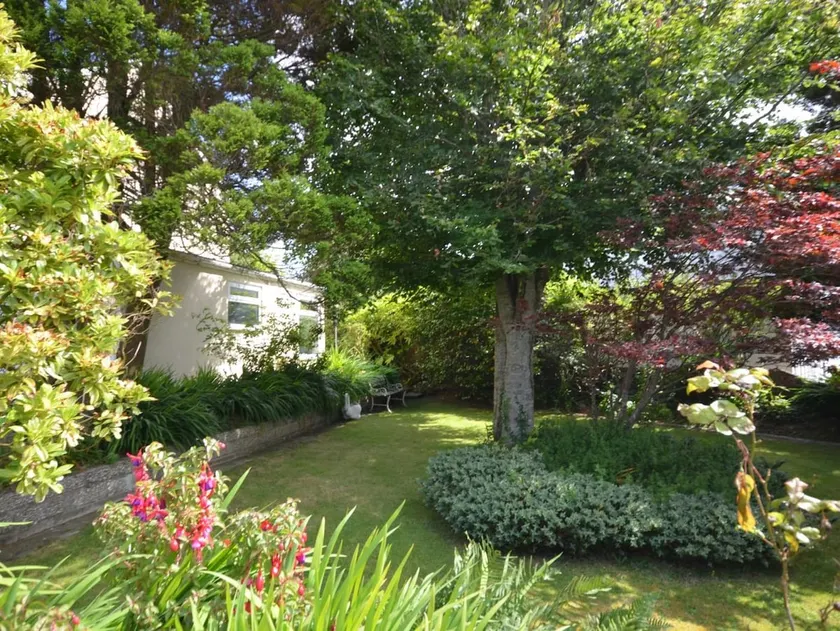 3 Bed in St Austell oc-perad - Image 1