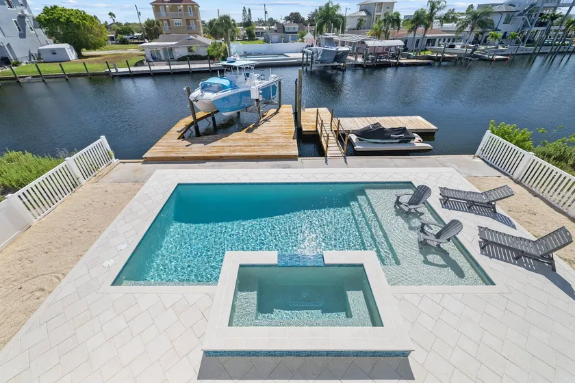 Luxury 3BR Waterfront Escape and Boaters Dream - Image 1