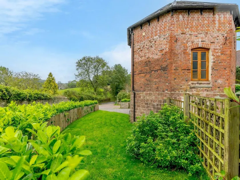 1 Bed in Coleford oc-78375 - Image 1