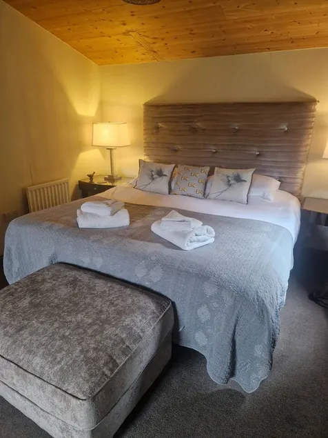 Wild Oats Lodge 19 - Yellowtop Country Park - Hot Tub - Yorkshire - Image 1