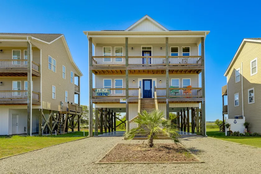 North Topsail Getaway w/ Panoramic Sound Views! - Image 1
