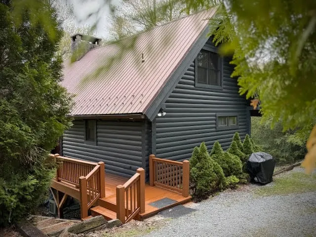 The Heartwood - game room, fire pit, privacy - Image 1