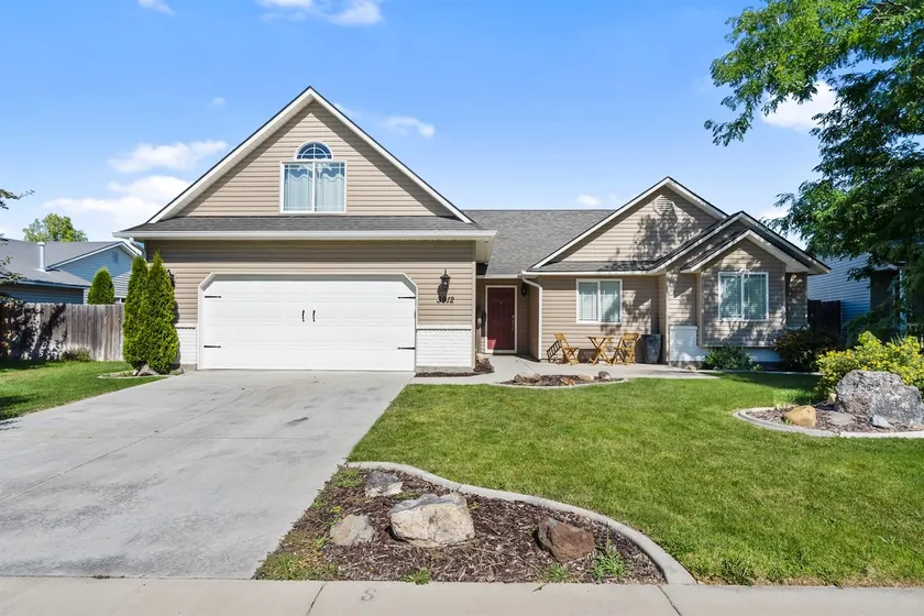 Nampa Bunkhouse Retreat | Sleeps 16 | Game Room | - Image 1