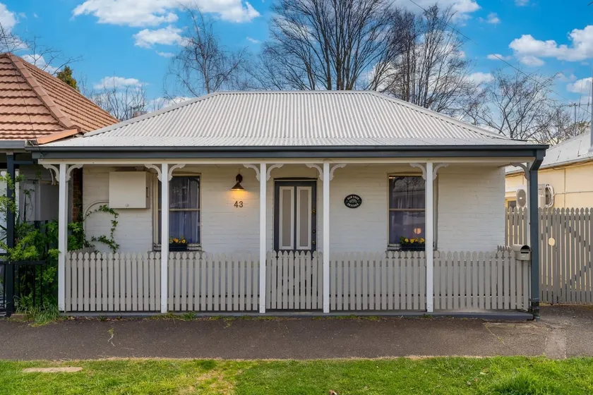 Elm Tree Cottage - Cosy Home Close to Cook Park - Image 1