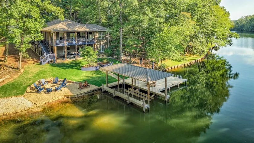 2 Masters, Hot-tub + Game Room, Dock & Beach Area! - Image 1