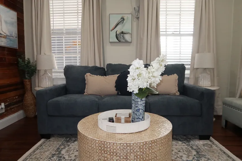 The Elizabeth Suite | 1 bedroom condo, shared pool - Image 1