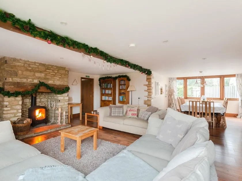 6 Bed in Witney oc-cc028 - Image 1