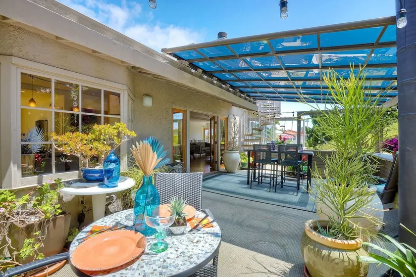 Serene Coastal Home Sleeps 8 - 1 Mile from Beach - Image 1