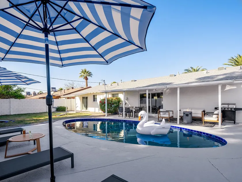 Sweet Serenity-Private Pool-8 Mins to Old Town - Image 1