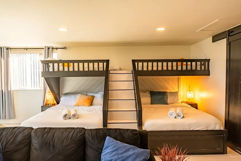 Modern Coast Escape | Hot Tub, Games & Near Beach - Image 1