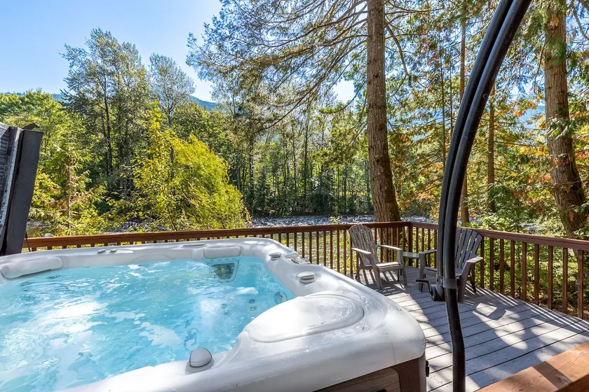 White Water Retreat - river, pet friendly, hot tub - Image 1
