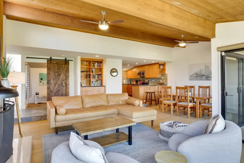 Solana Beach Condo w/ Community Pool, Beach Access - Image 1