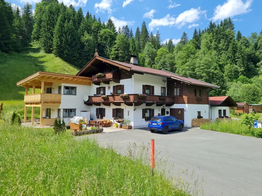 Schöne Gruppenunterkunft in Skiliftnähe - Image 1