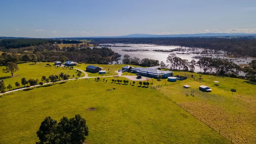 The AUSF Homestead - 6BR Farmhouse Retreat - Image 1