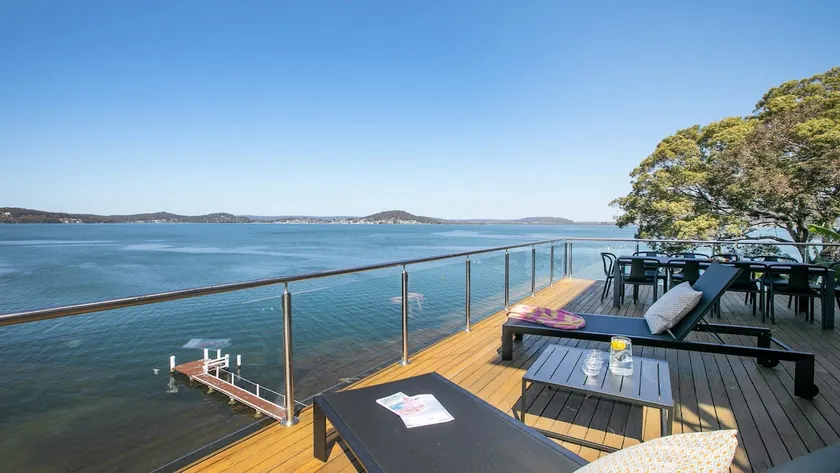 Waterfront, pool, private jetty - Image 1