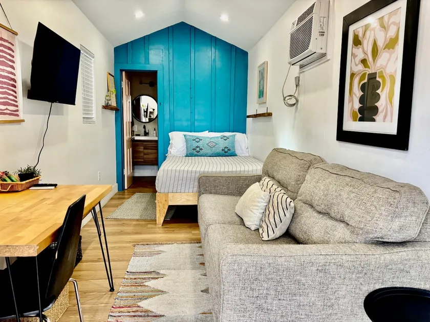 The Salon | Tiny with Style Vibes | Walkable Area - Image 1