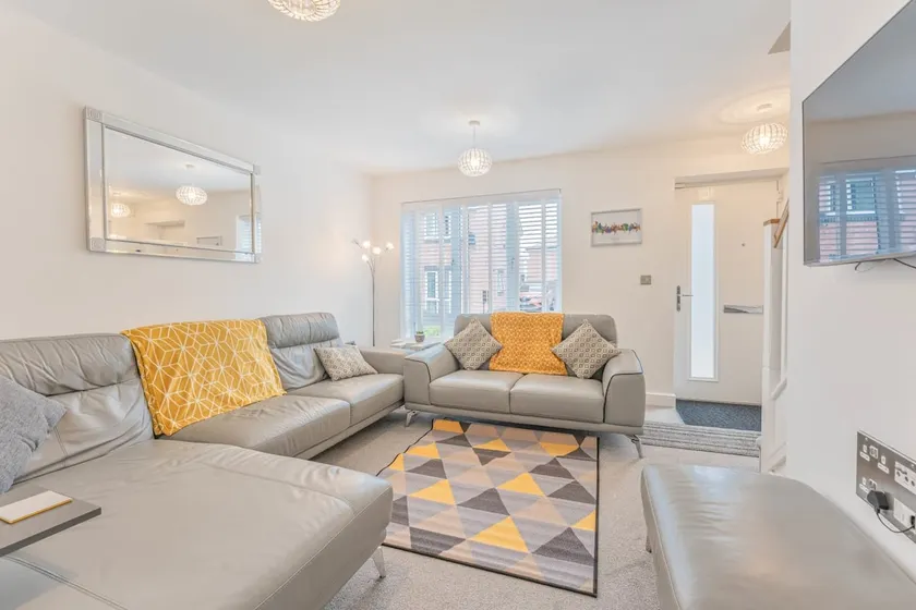 Modern 1 Bedroom House in Burton-on-Trent - Image 1