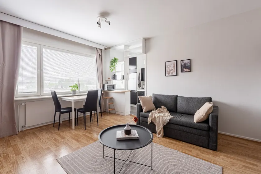Comfy Downtown Studio at Prime Location - Image 1