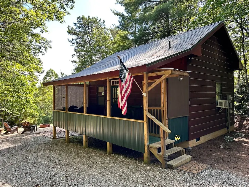 Misty Mountain Cabin Slps5 1Q, 1 Sleeper, 1 Single - Image 1