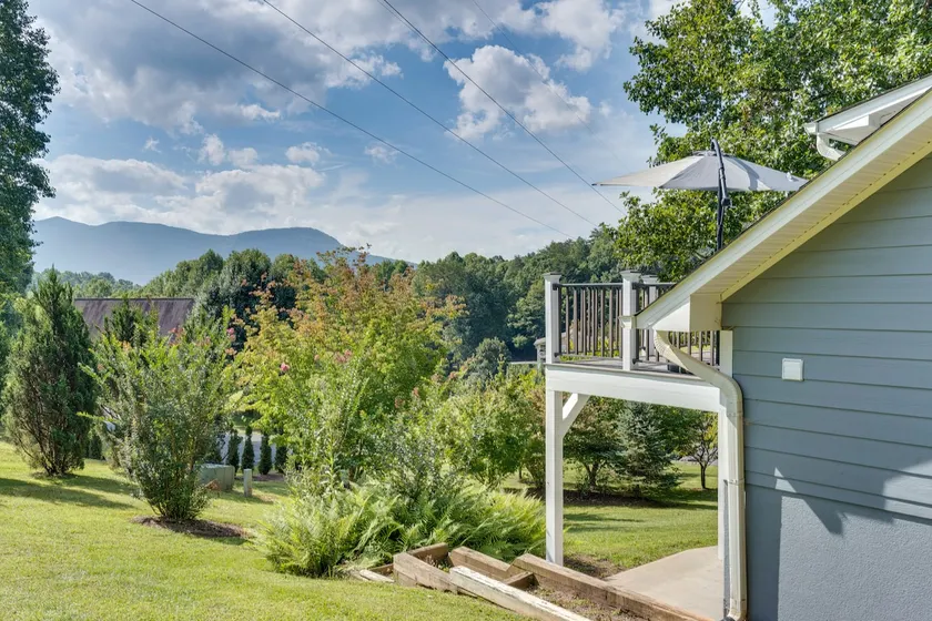 Young Harris Vacation Rental w/ Mountain Views! - Image 1