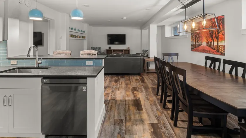 Vermont Farmhouse Condo with Private Hot Tub - Image 1