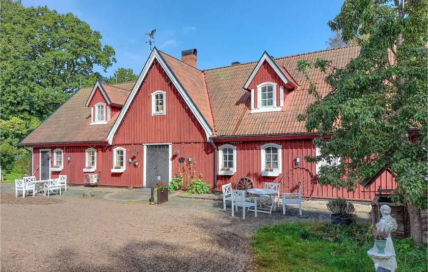Smukt hjem med 7 soveværelser i Ubbalt - Image 1