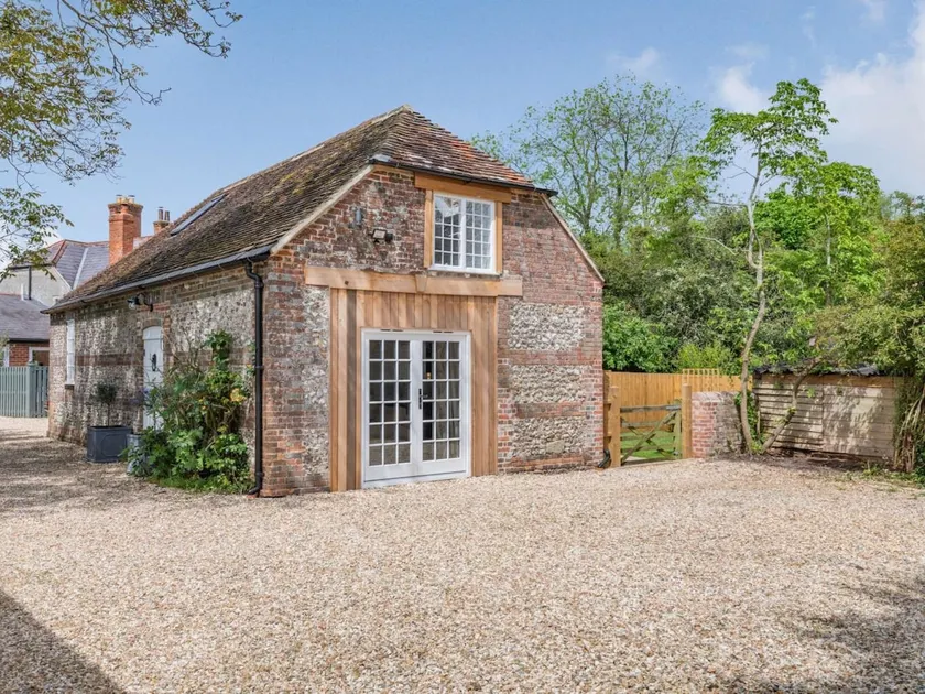 2 Bed in Blandford Forum (oc-88193) - Image 1