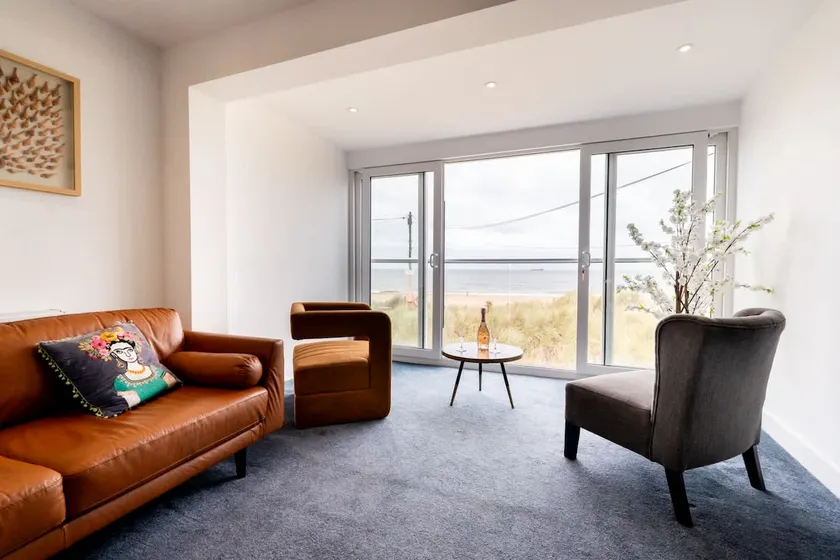 Magnificent Beach House | Seaview | Upside-down - Image 1