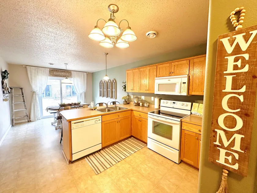 2 King Bedrooms w/ Smart TV's, Attached Garage - Image 1