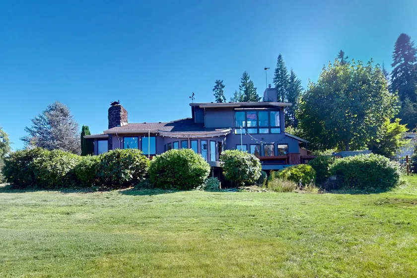 Walk to Water! Foster Lake Family Home w/ Hot Tub - Image 1