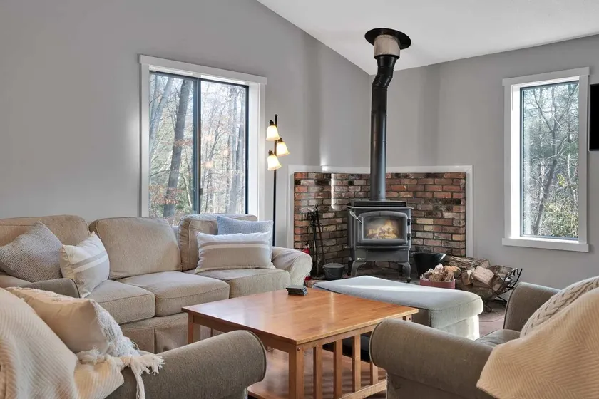 Condo with Fireplace & River Views, Mill Run - Image 1
