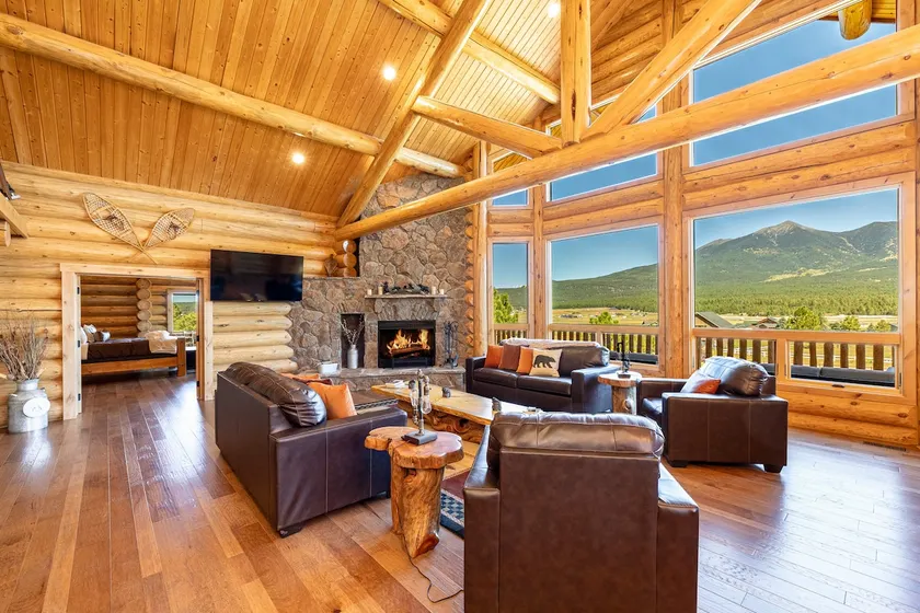 Humphreys Peak View Luxury Log Cabin - Image 1