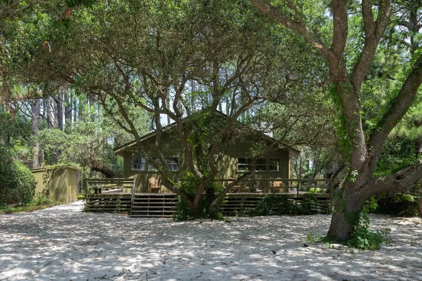 Coastal Beach Cabin, Hot Tub & Walk to Shops! - Image 1