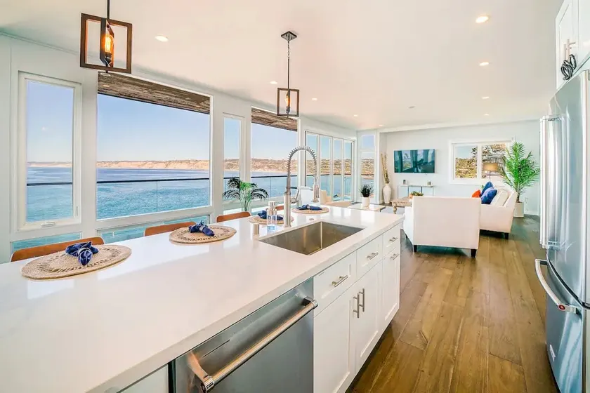 Panoramic Ocean Vistas With Hot Tub and Firepit - Image 1