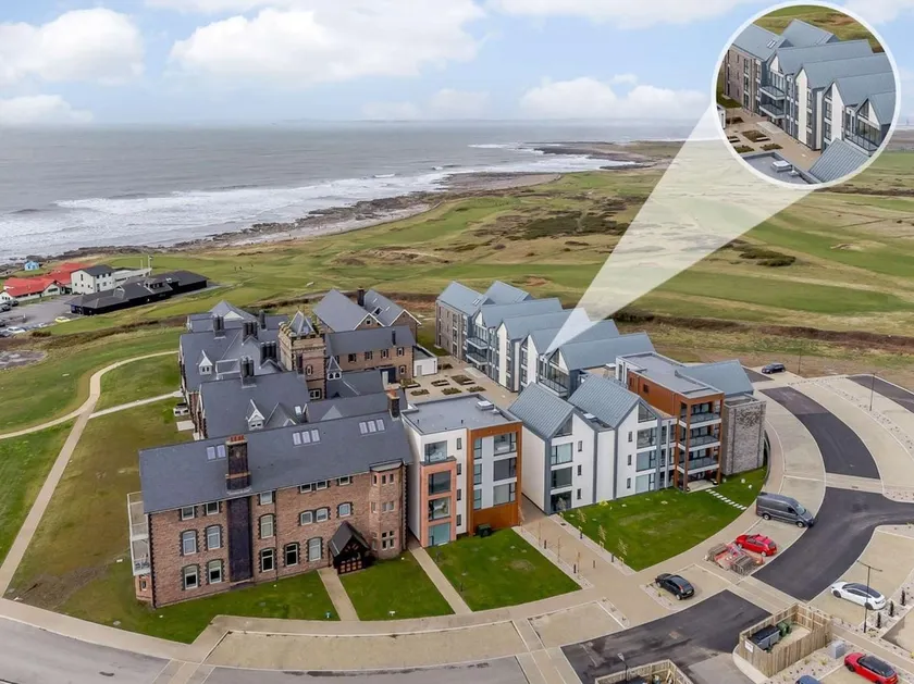2 Bed in Porthcawl oc-87294 - Image 1