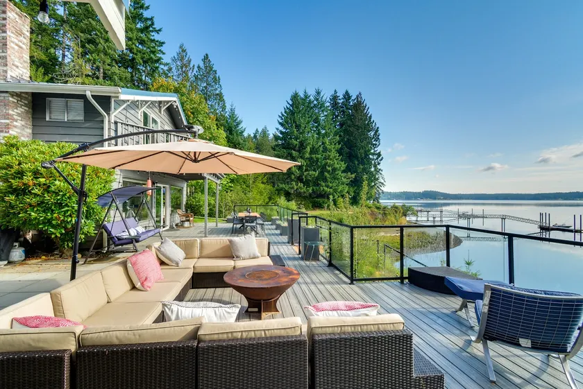 Waterfront Allyn Retreat w/ Guest House & Beach! - Image 1