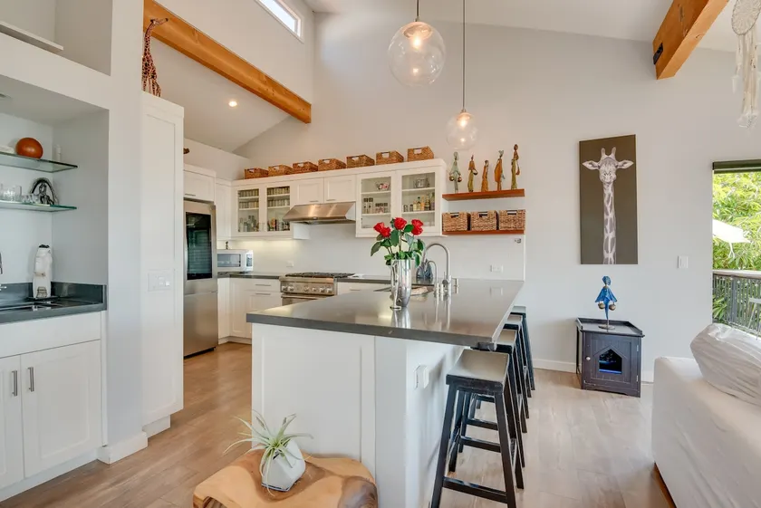 Malibu Retreat w/ Balcony & Mountain Views - Image 1