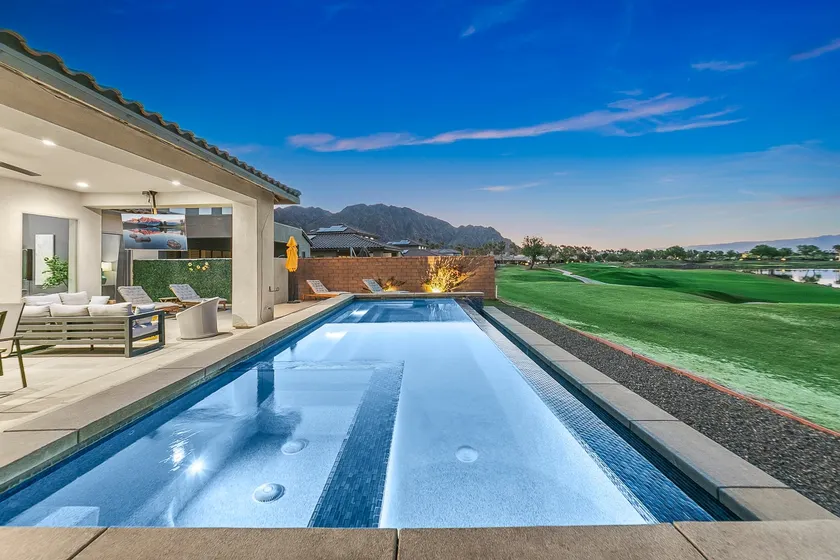 PGA West Luxury: Pool & 18th Hole Views - Image 1