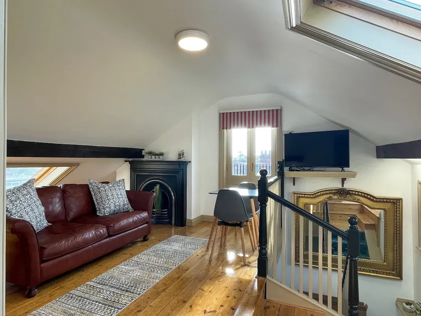 Comfy loft apartment in Worcester City - Image 1