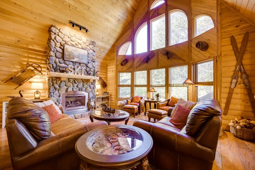 Spacious Packwood Cabin w/ Hot Tub - Near River - Image 1