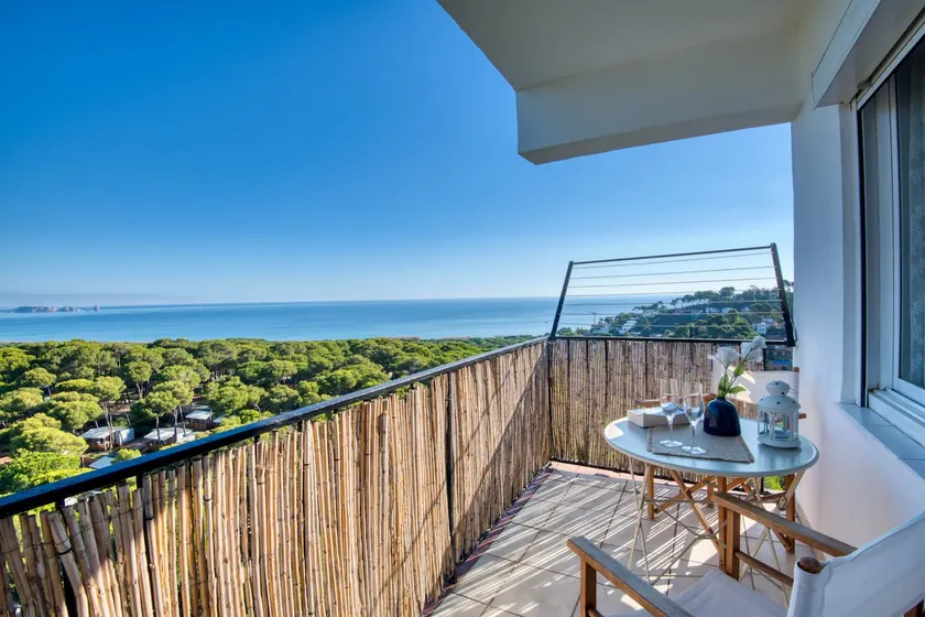 10F: Apartment in Pals with incredible sea view and pool - Image 1