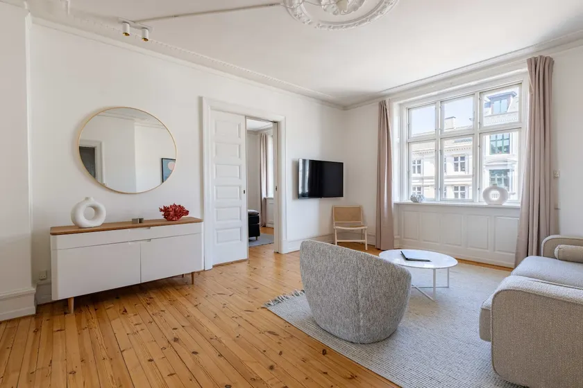 Three-Bedroom Apartment with Balcony in Copenhagen - Image 1