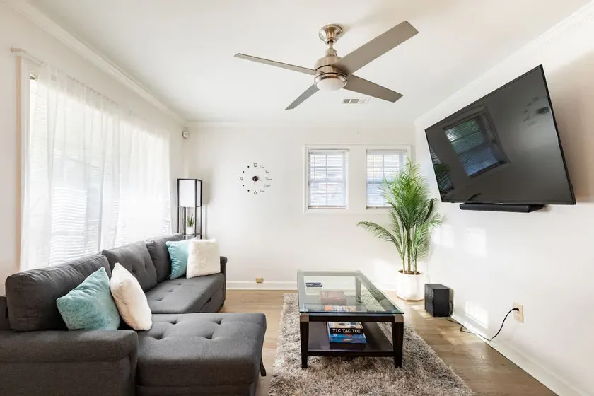 Amazing 3 Bedroom, 2 Bathroom, Ranch House - Image 1