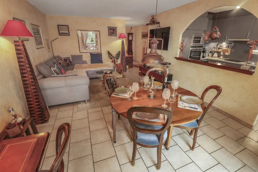 Super apartment in the heart of Martigny - Image 1