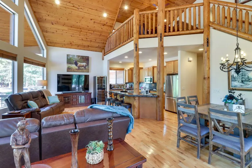 Wraparound Deck + Large Yard: Pinetop Home! - Image 1