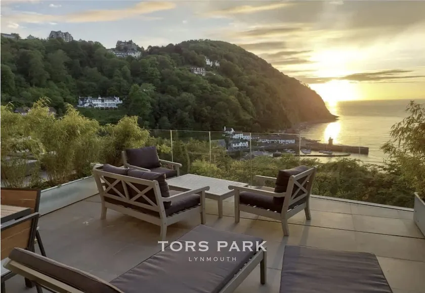 Balcony Over the Bay | Sea View Apartment | 2Bed - Image 1