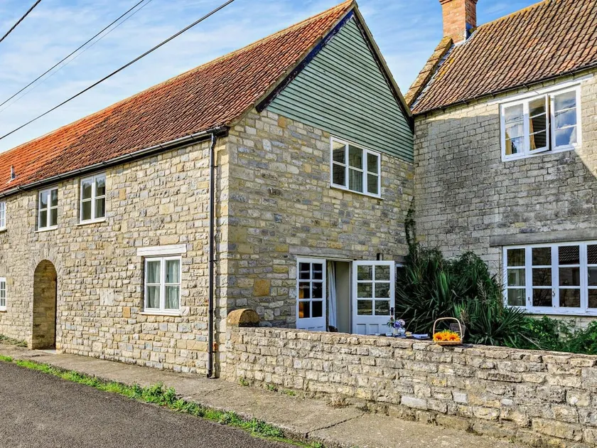 1 Bed in Yeovil oc-poloc - Image 1
