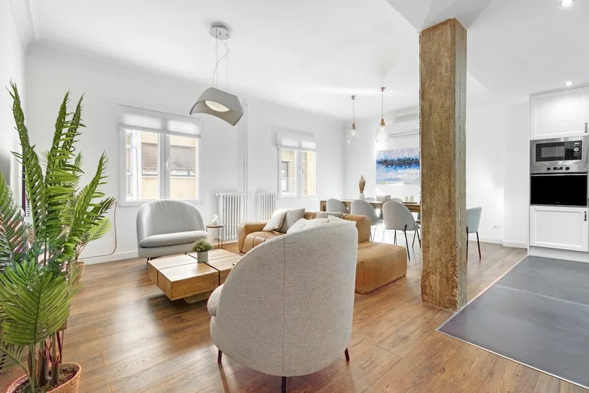 Luxurious Home in Downtown Zaragoza - Image 1