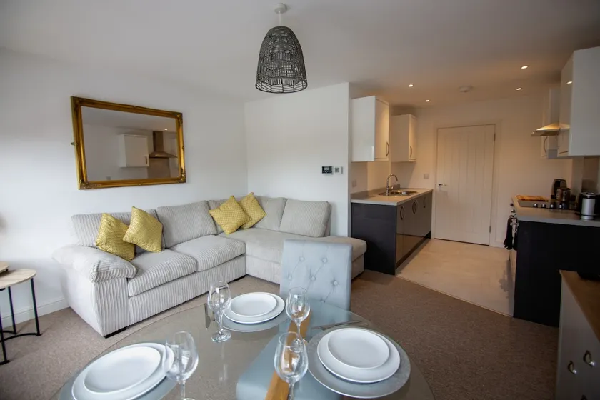 Hilltop Apartment - Image 1