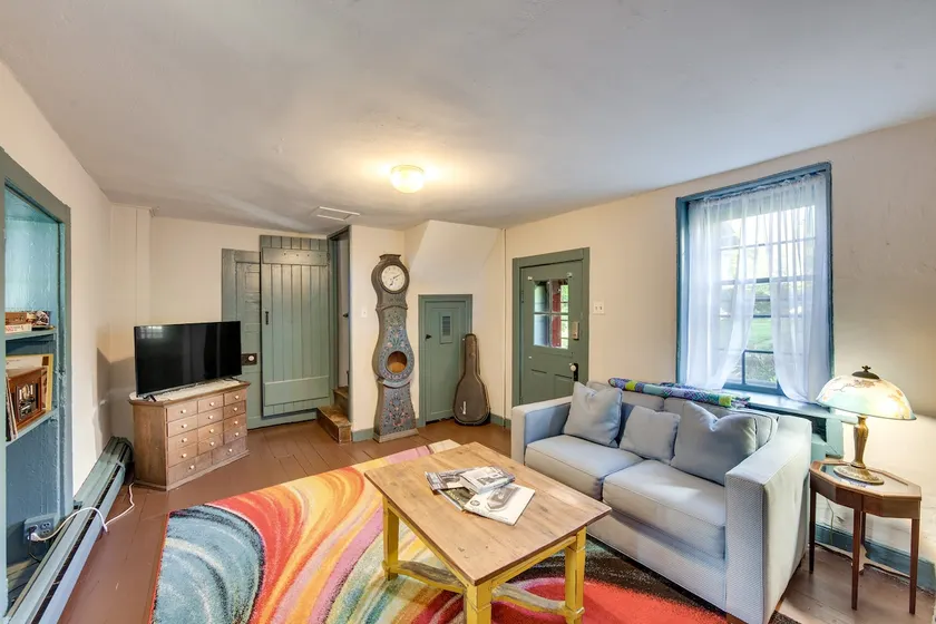 Jim Croces Farmhouse Apartment in Downingtown! - Image 1